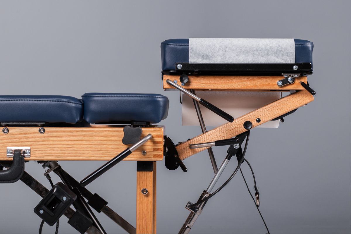 Tour Swing-Away Chiropractic Table Tour Swing-Away Chiropractic Table